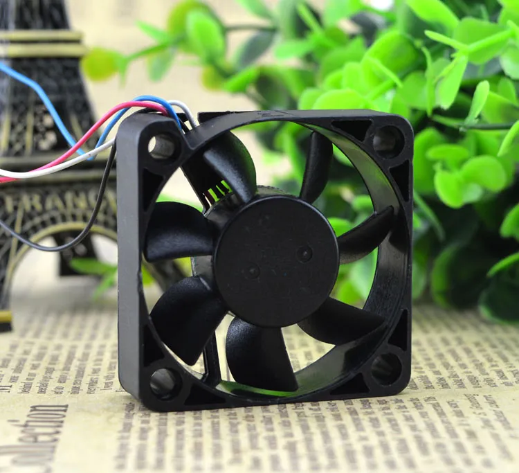 ADDA AD5005HB-D7B DC5V 0.30A four-wire PWM cooling fan ADDA AD5005HB-D7B DC5V 0.30A four-wire PWM cooling fan