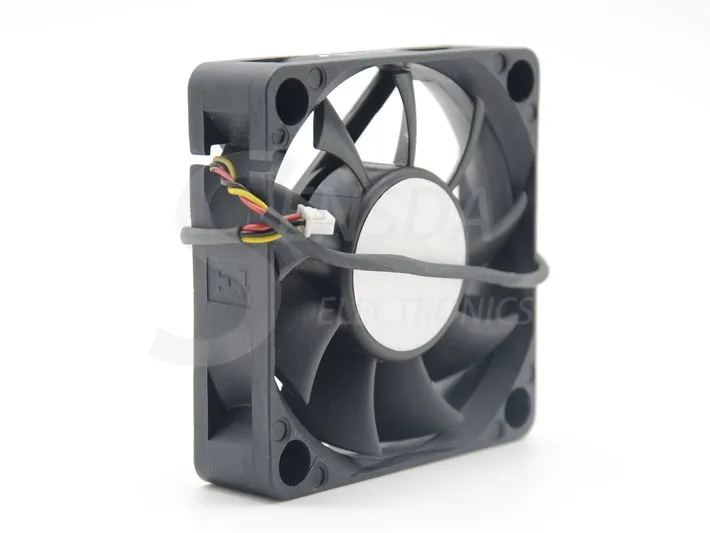 AVC DA06015B12M 60*60*15 mm DC 12V 0.18A 3-pin axial server inverter TV Set cooling fan AVC DA06015B12M 60*60*15 mm DC 12V 0.18A 3-pin axial server inverter TV Set cooling fan