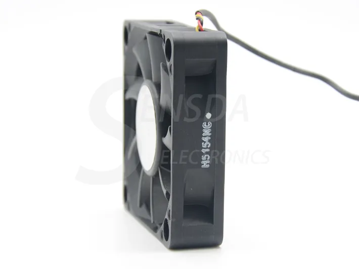 AVC DA06015B12M 60*60*15 mm DC 12V 0.18A 3-pin axial server inverter TV Set cooling fan AVC DA06015B12M 60*60*15 mm DC 12V 0.18A 3-pin axial server inverter TV Set cooling fan