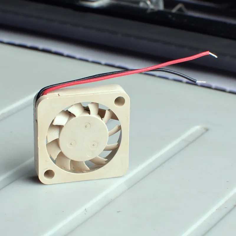 ADDA AD01703HX04AB00 3.3V 0.10A Micro Hypro bearing fan ADDA AD01703HX04AB00 3.3V 0.10A Micro Hypro bearing fan
