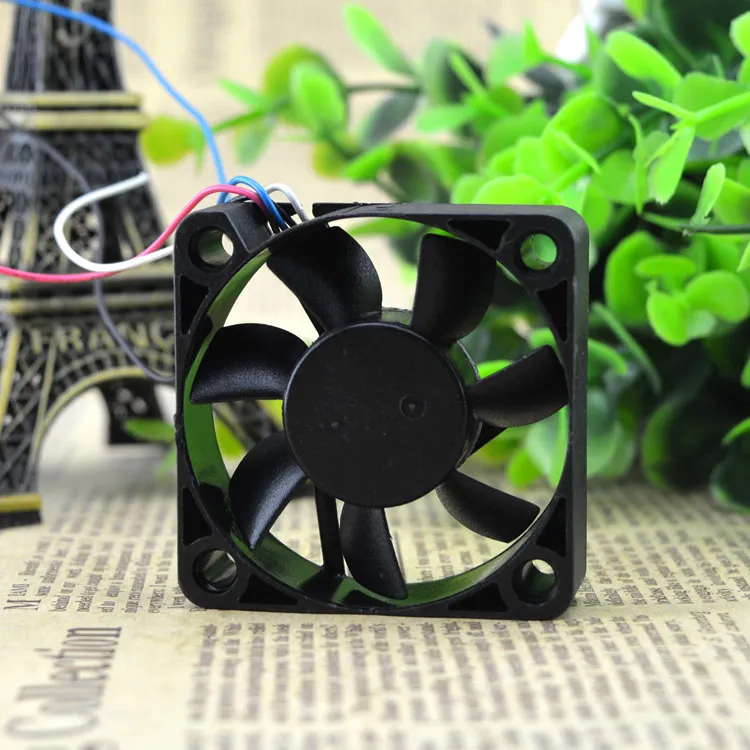 ADDA AD5005HB-D7B DC5V 0.30A four-wire PWM cooling fan ADDA AD5005HB-D7B DC5V 0.30A four-wire PWM cooling fan