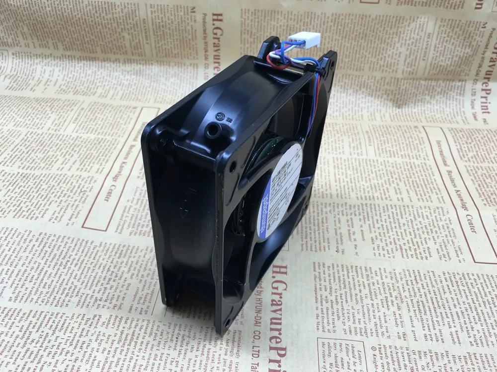 ebmpapst 4114N/2H6A 24V 2.5A 60W cooling fan ebmpapst 4114N/2H6A 24V 2.5A 60W cooling fan