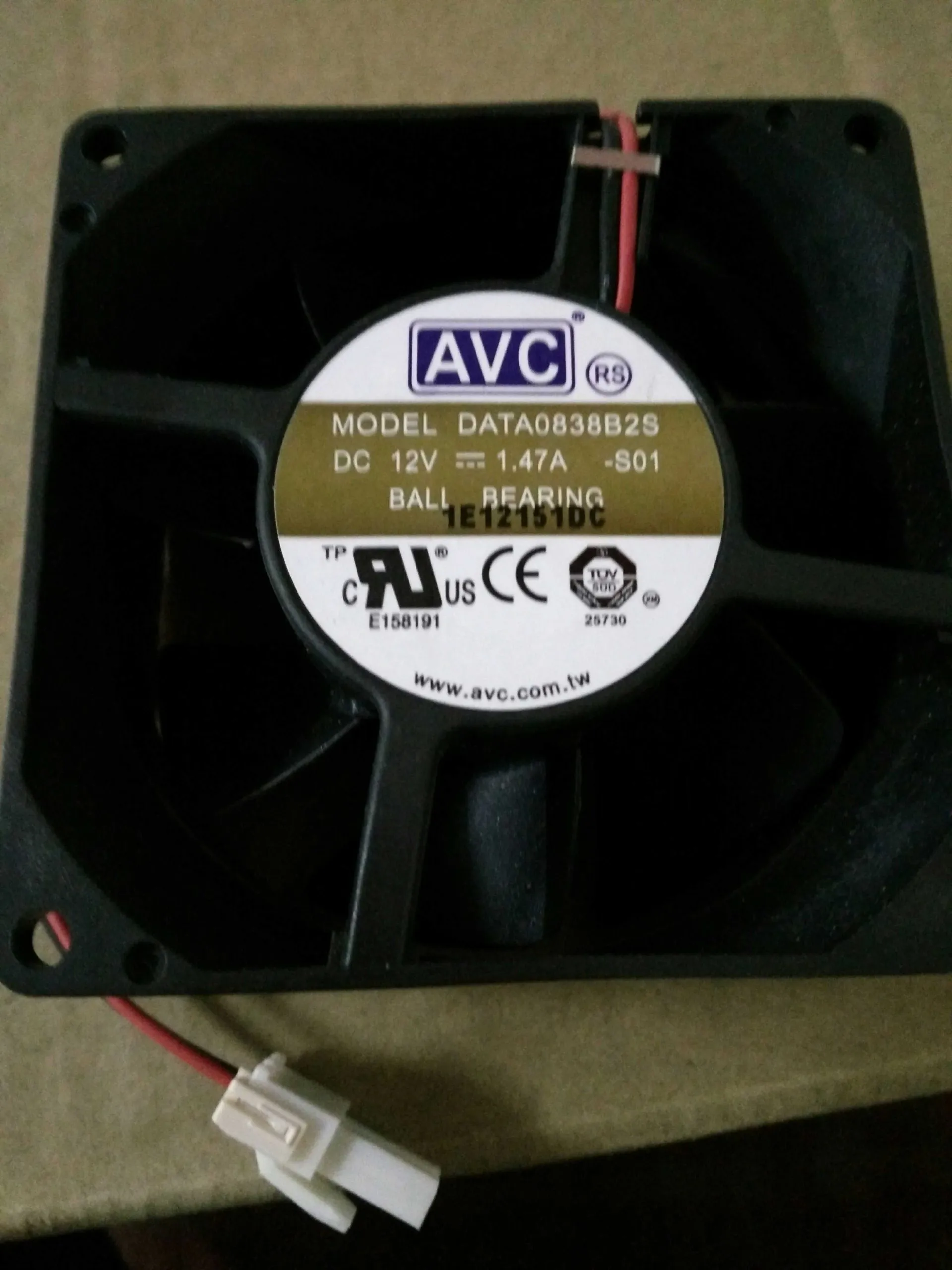 AVC DATA0838B2S 12V 1.47A 2wires cooling fan AVC DATA0838B2S 12V 1.47A 2wires cooling fan